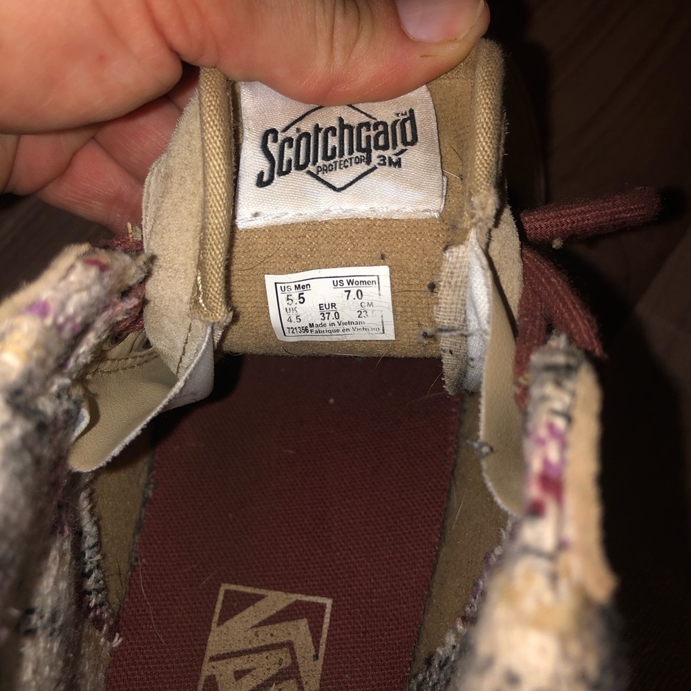 Vans - Picture 5 of 5
